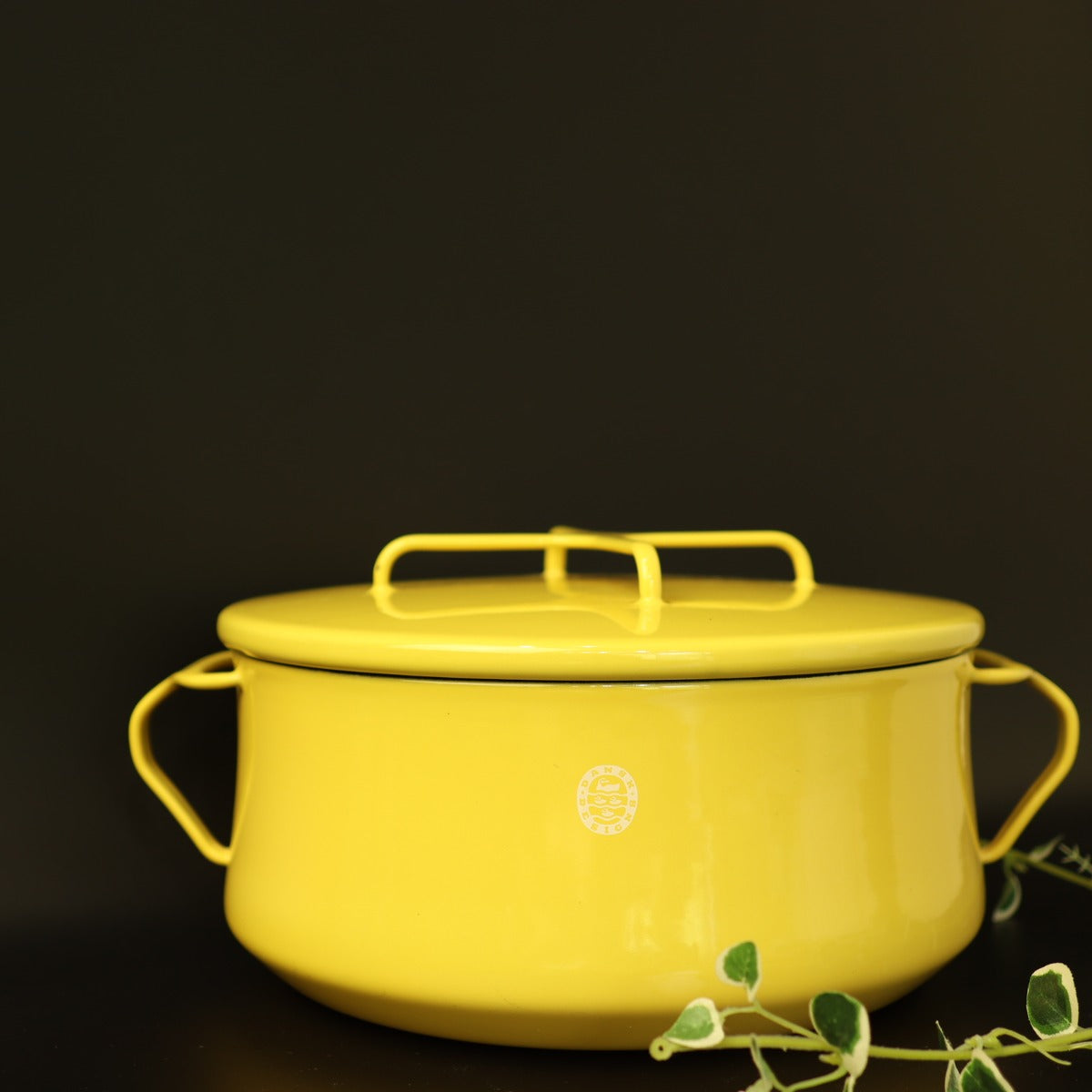 ダンスクDANSK ホーロー両手鍋キャセロール24cm 4L ラベンダー