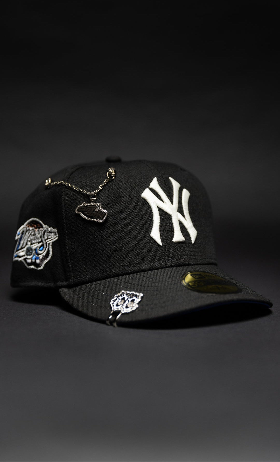 NEW ERA EXCLUSIVE 59FIFTY BLACK NEW YORK YANKEES W/ WORLD SERIES SIDE