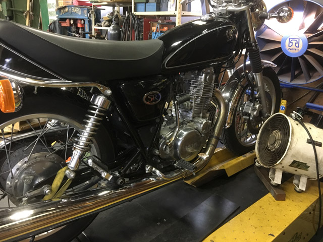 sr400 純正用マフラー キャブ 3HTF SR400純正マフラーは何種類ある？年