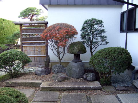 和風庭園施工例7(古灯篭のある庭)山形市-三澤造園