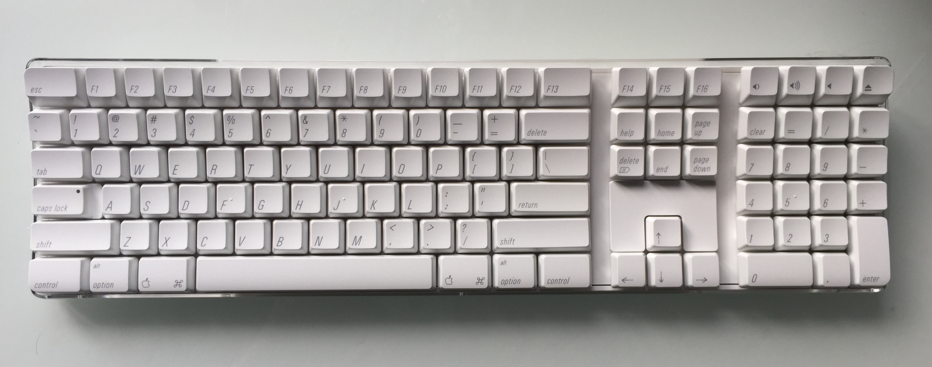 Apple Keyboard A1016 M9270LL/A (2003)