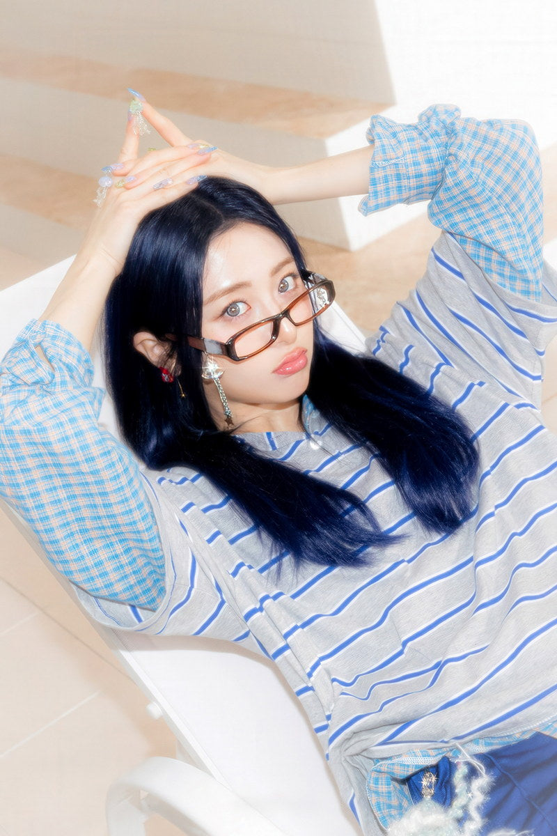 Poster - LE SSERAFIM Huh Yunjin CRAZY Album Concept Photo Music