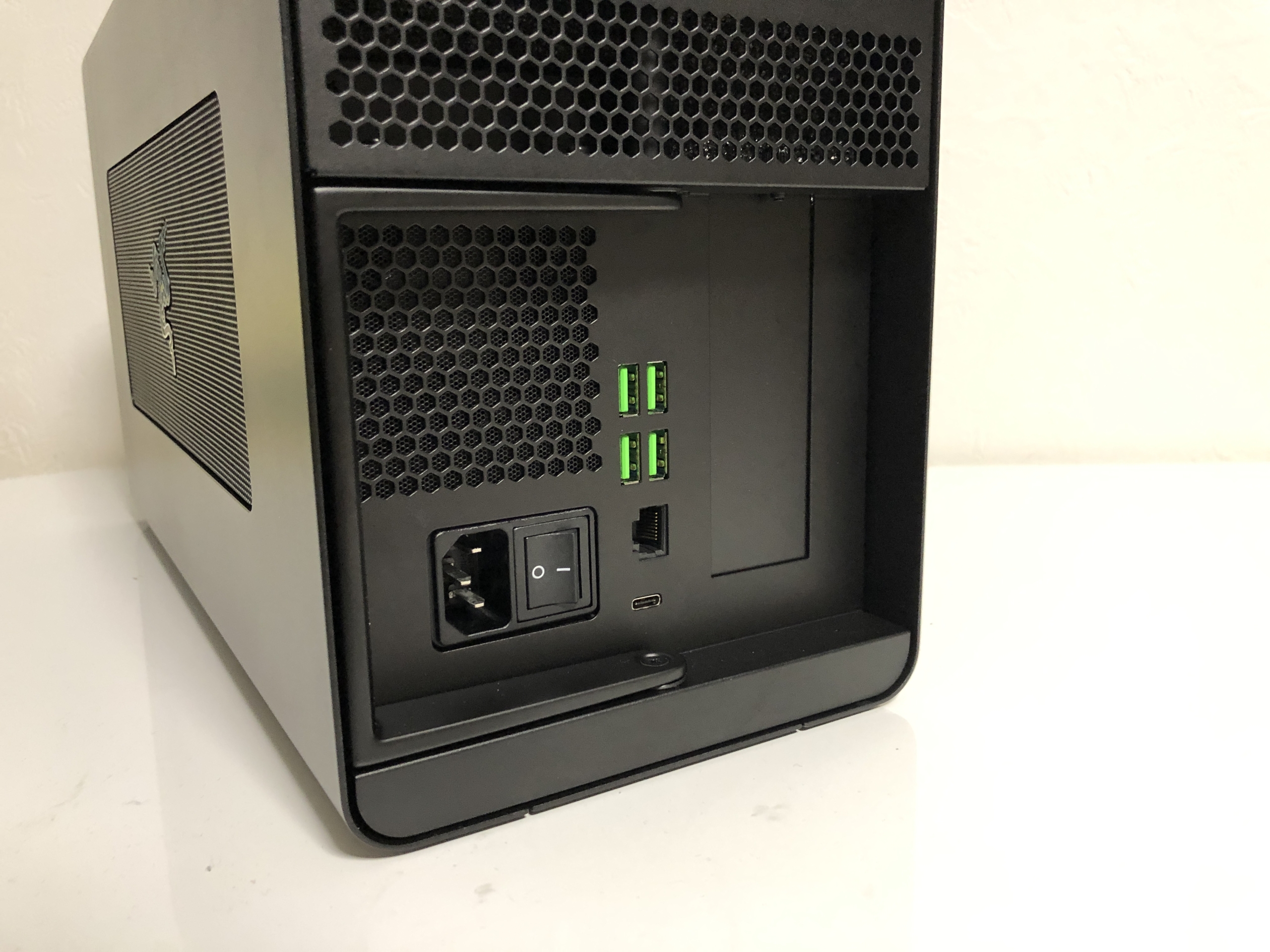 Macbook Proのグラフィックを強化してみた – RX 5700 XT Razer Core X