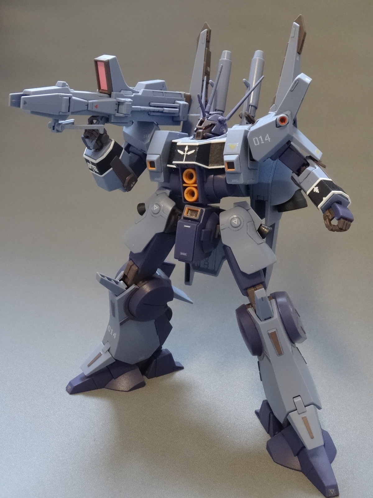 AMX-014 ドーベン・ウルフ＜袖付き仕様＞ （1/144 HGUC） – ヤスリは