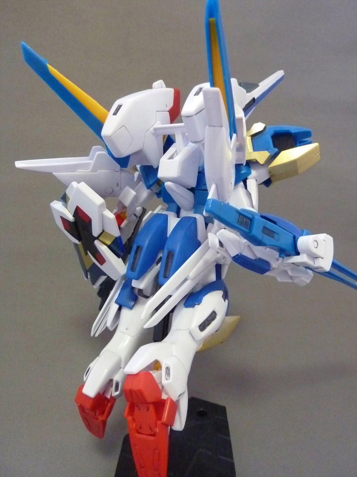 LM314V23/24 V2アサルトバスターガンダム （1/100 HG） – ヤスリは