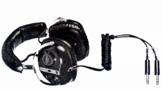 4チャンネルヘッドフォン