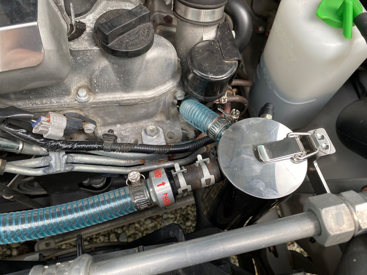 効果抜群】JB23ジムニー エンジン保護にオイルキャッチタンク取り付け