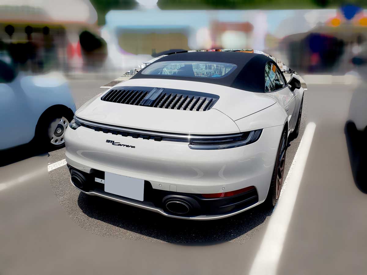 ポルシェ992 そっくりさん：エクスクルーシブデザインテールライトの