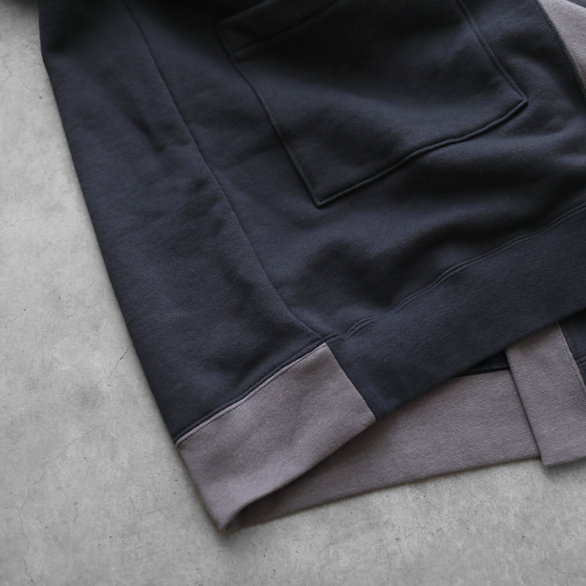 HUIS in house］SUVINスウェットロングカーディガン（ダークグレー