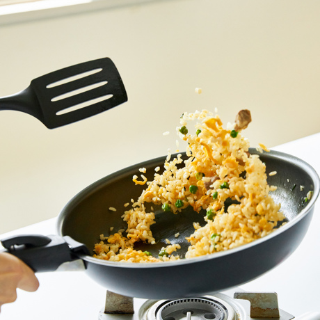 SURUTTO フライパン3点セット》200万回の耐摩耗性試験をクリアした