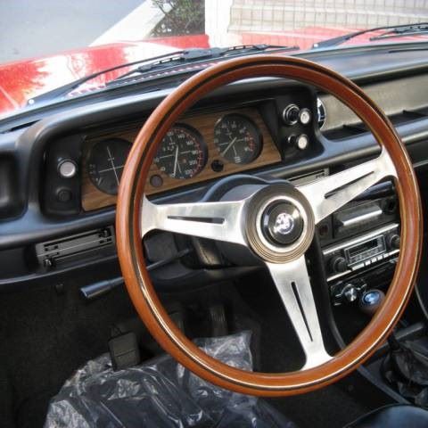 旧車におすすめのステアリング5選｜見た目も操作性もこだわるならコレ！