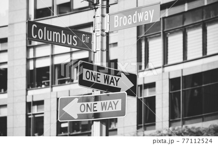 ニューヨーク 看板 道路標識 標識の写真素材 - PIXTA
