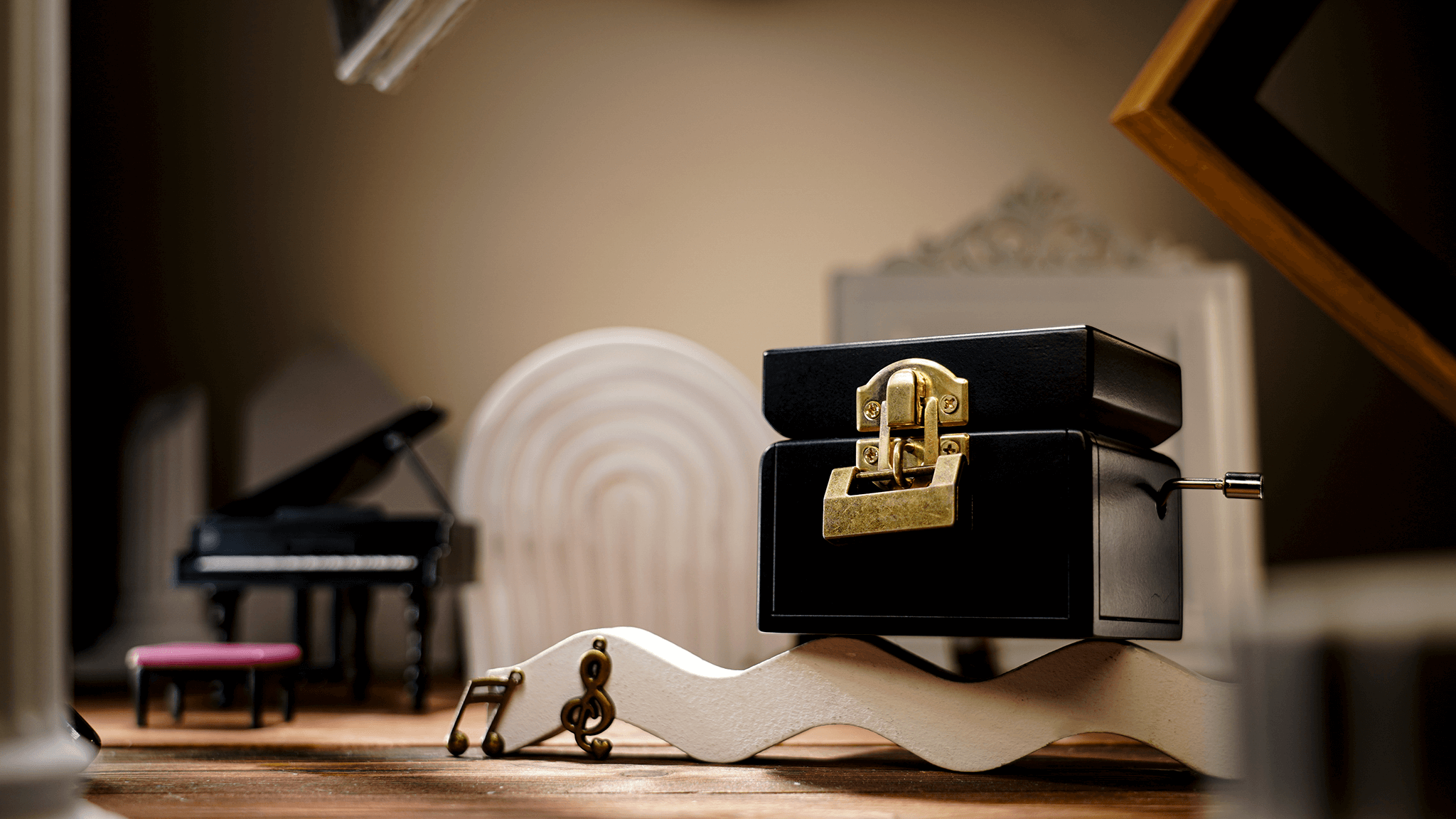 The Music Box by Colin Underwood & TCC Magic