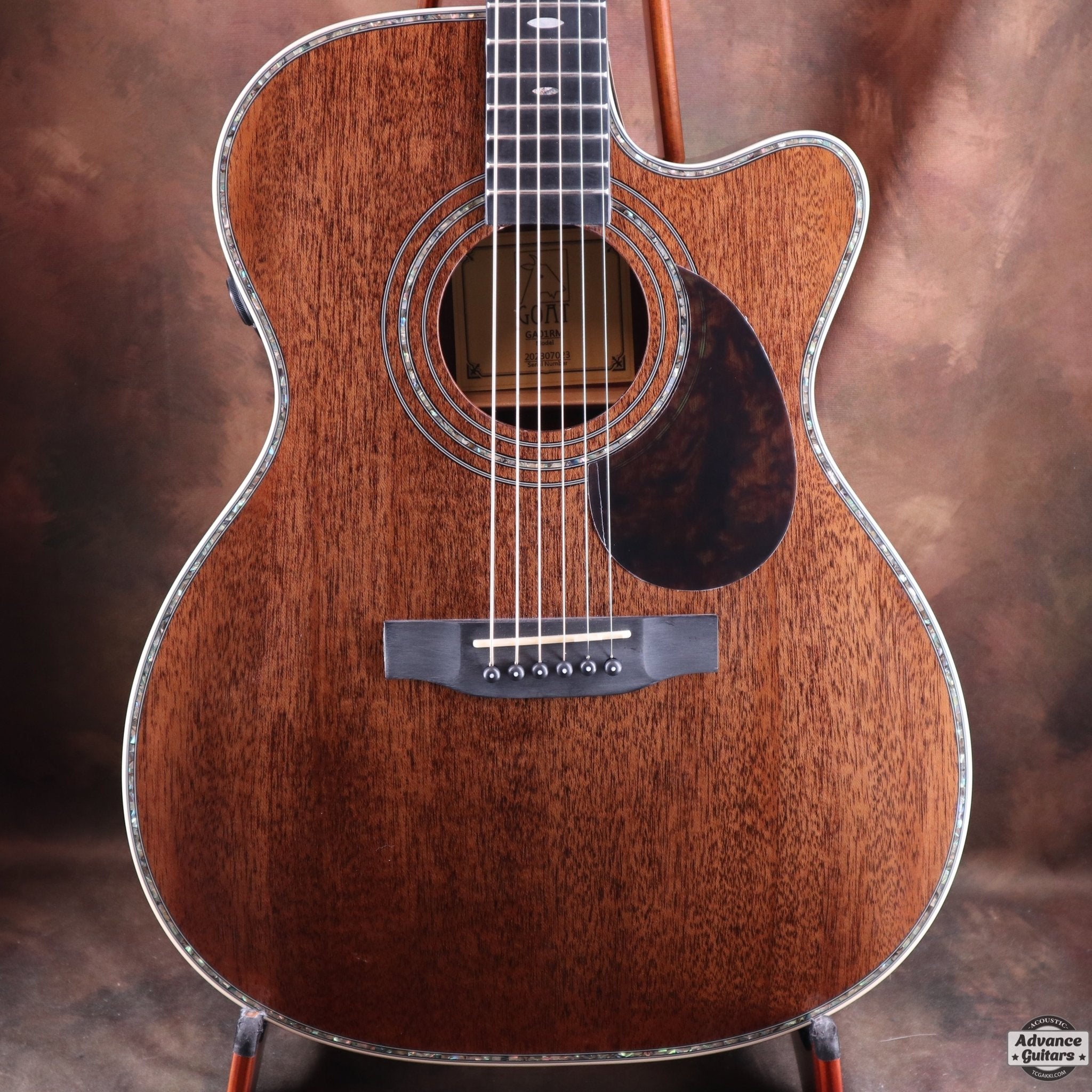 GA01RM アンプ不要！エフェクター内蔵ギター♬