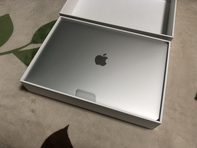 Macbook Air 2018年モデルが届いた！早速開封レビュー！ | アテ君の旅設計
