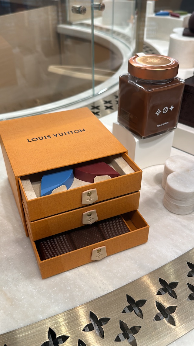 4000円でルイ・ヴィトンが買える！？】ダミエ柄のタブレットチョコ発見