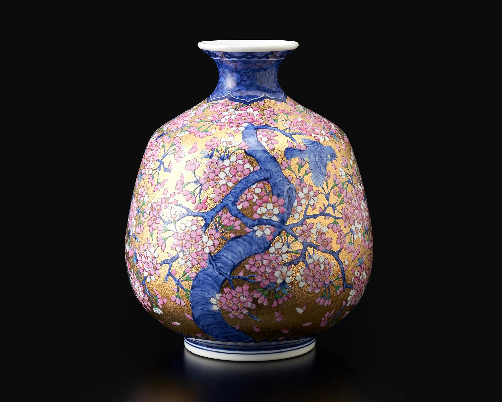 花器「花瓶 大 金彩桜花鳥図」 金龍窯 江口天童 有田焼 陶磁器