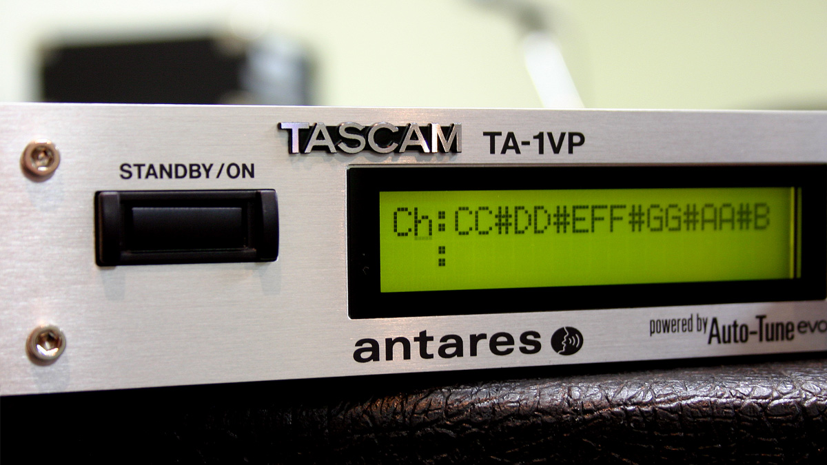 TA-1VP | antares Auto-Tune Evo搭載マイクプリアンプ | TASCAM (日本)