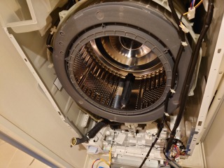 シャープ、ドラム式洗濯機(ES-H10B)、東京都港区で分解清掃 | 相模原市
