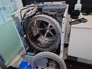 パナソニック、ドラム式洗濯機(NA-VG1100)、川崎市幸区で分解清掃