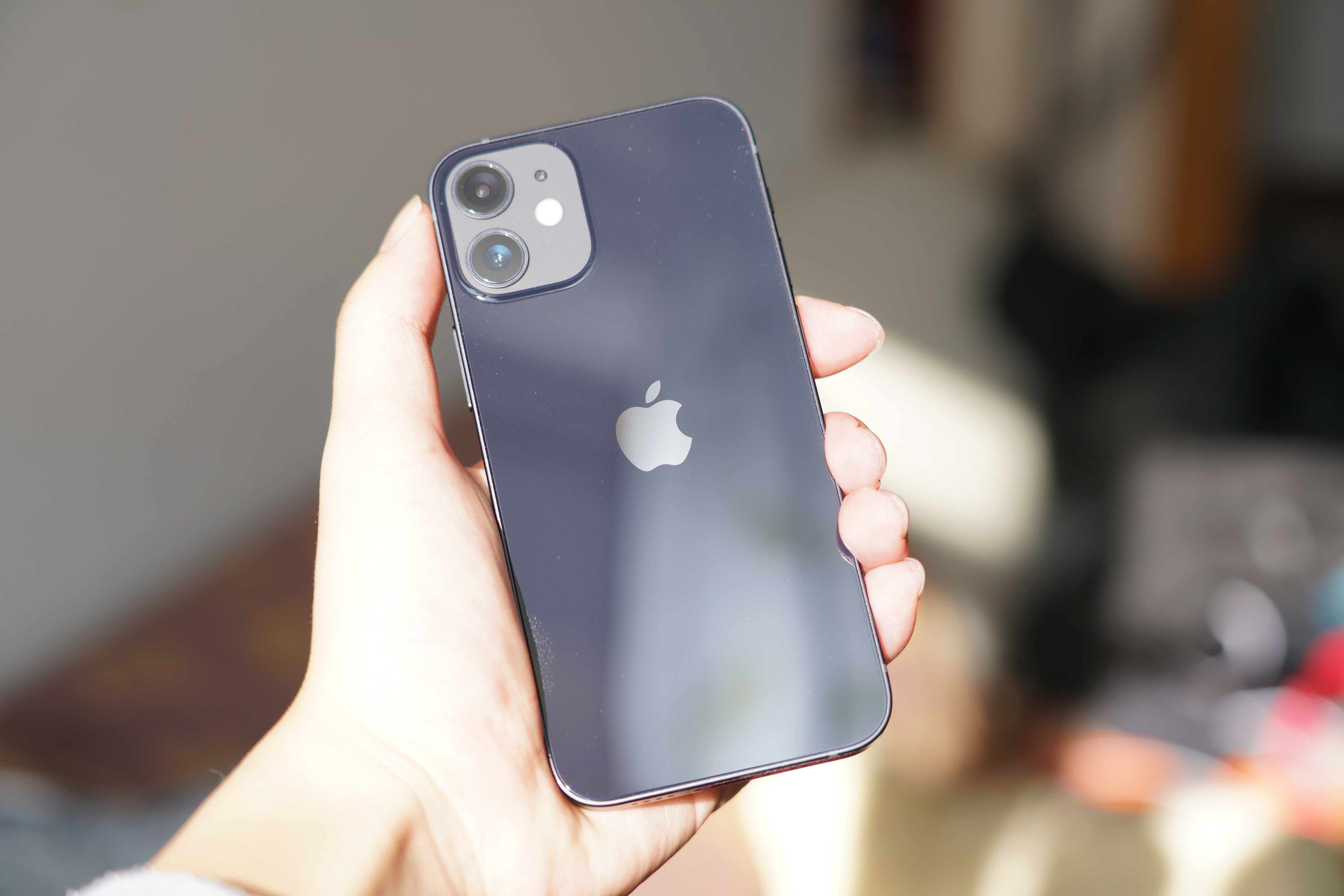 iPhone 12 mini ブラックフォトレビュー：このサイズを求めてた