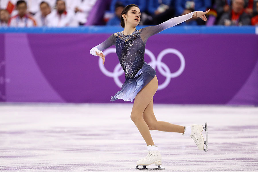 メドベージェワ、衝撃の世界最高得点！ 81.06点、渾身ガッツポーズ