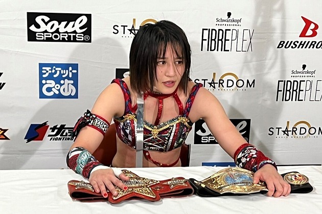 朱里が林下詩美との激闘を制して二冠王に！ 「天国のママ。ベルト獲っ