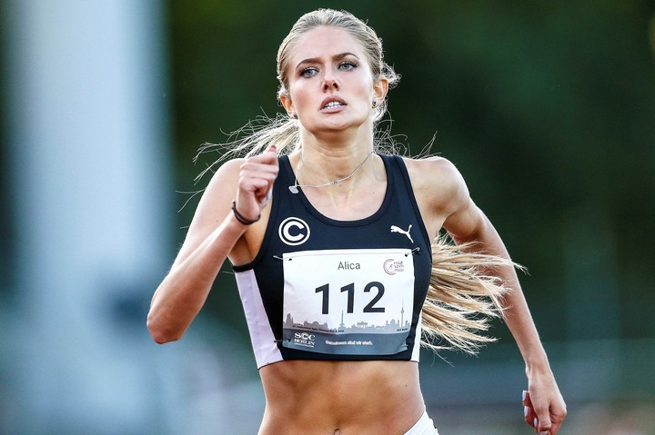 世界一美しい！」ドイツ陸上美女が披露した“悩殺の黒ブラ”に大反響