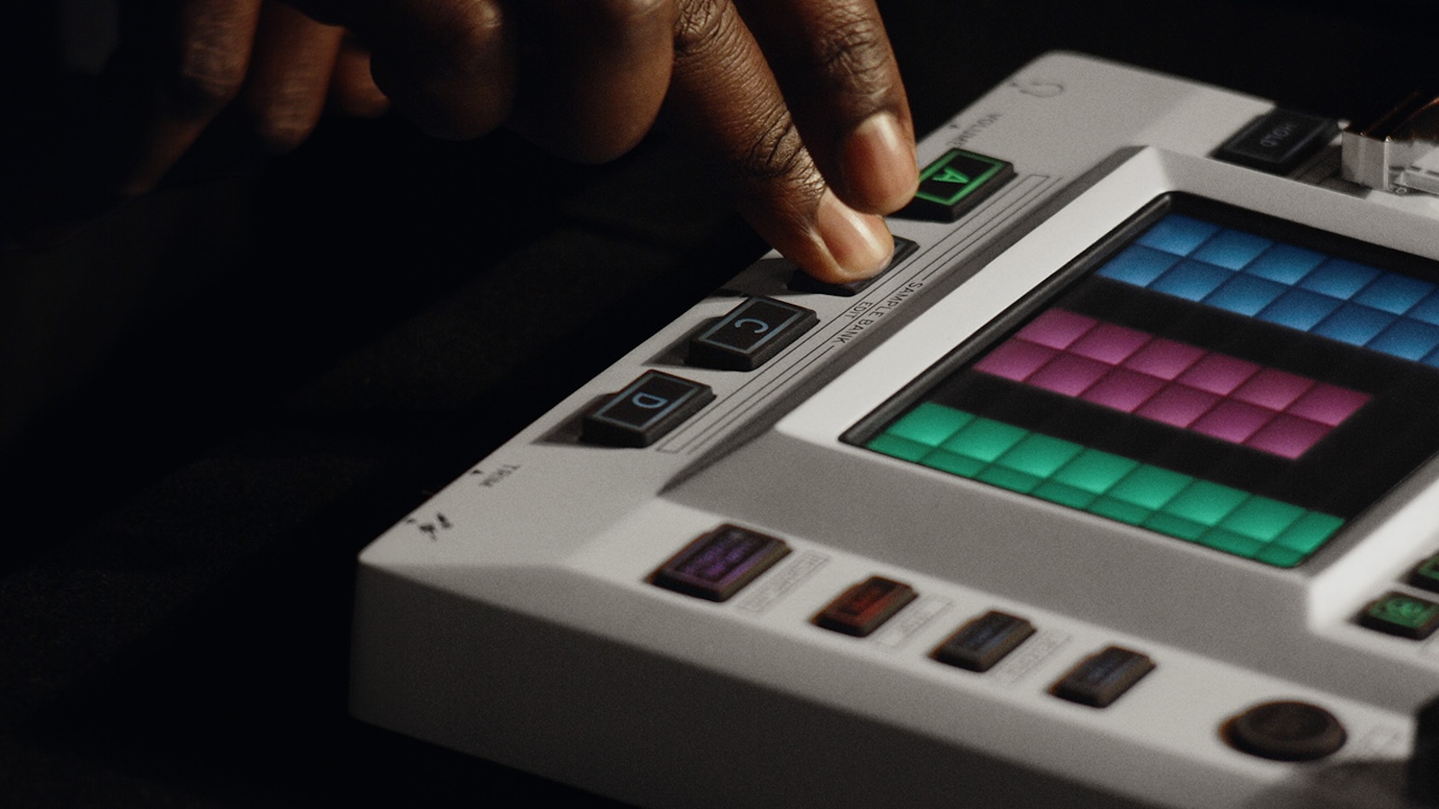 KORG KAOSS PAD V Dynamic Effect / Sampler | Key Features, Price