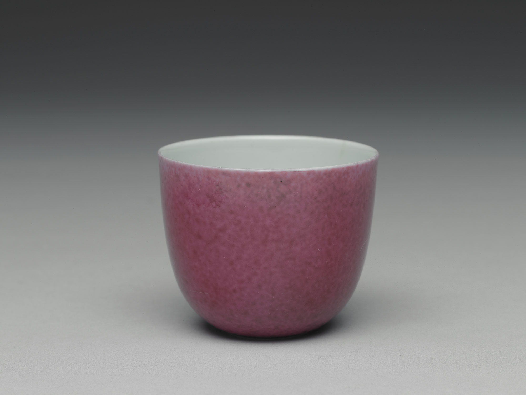 風格の物語──康熙御製琺瑯彩磁器特別展-皇帝の実験室でできた試作品