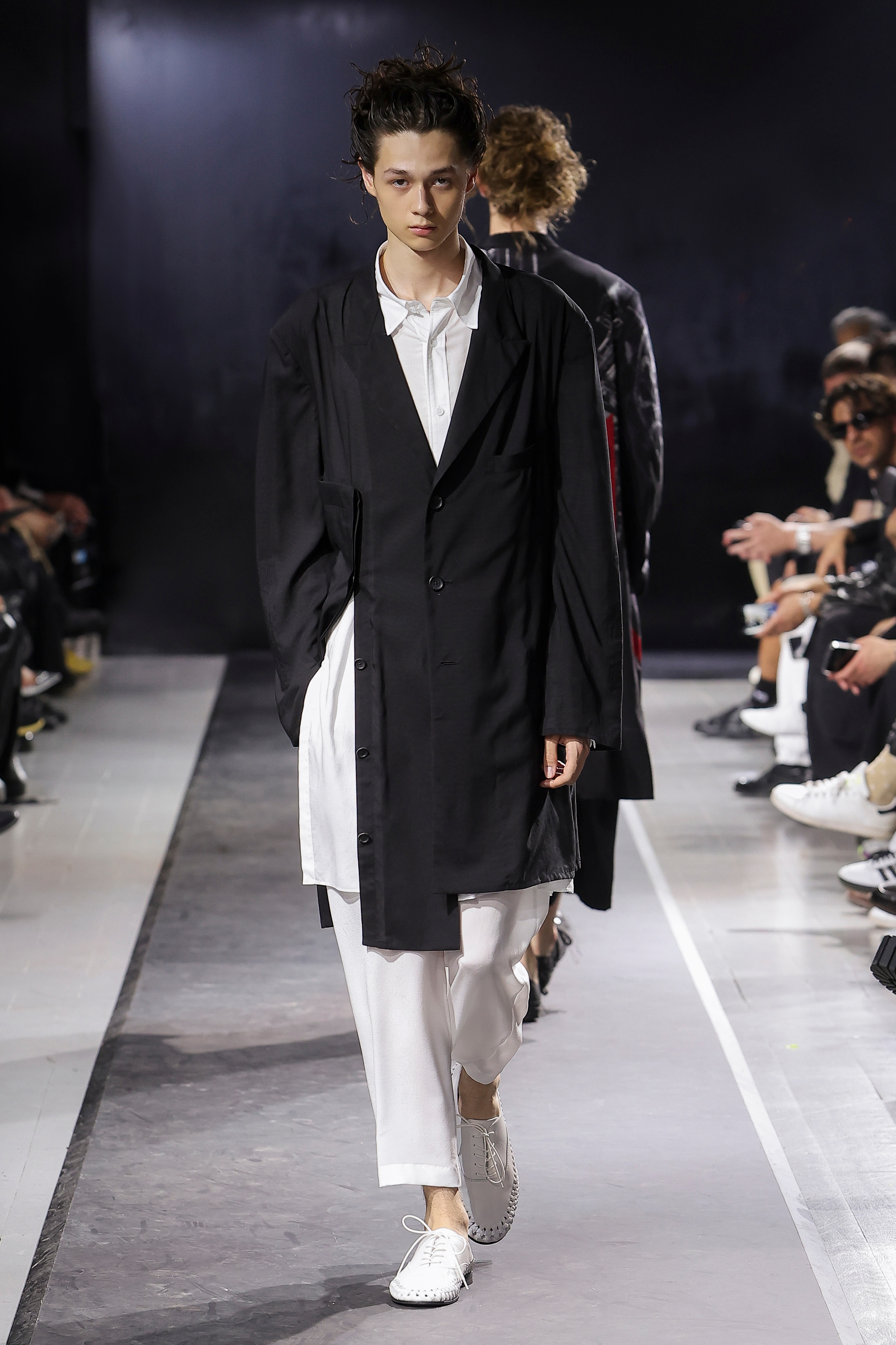 WHITE 80 MODAL LAWN BACK PANELED SLIT BLOUSE(S Off White): Vintage