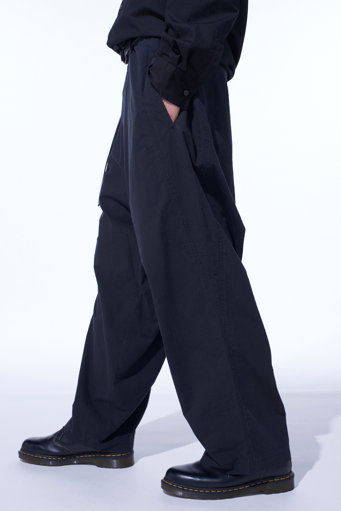 BRUSHED WASHER FINISH BROAD 5POCKET WIDE PANTS(S Black): S'YTE