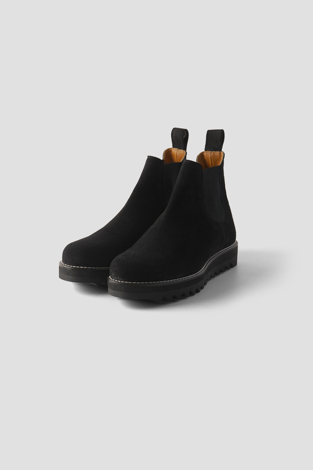 CHELSEA BOOTS