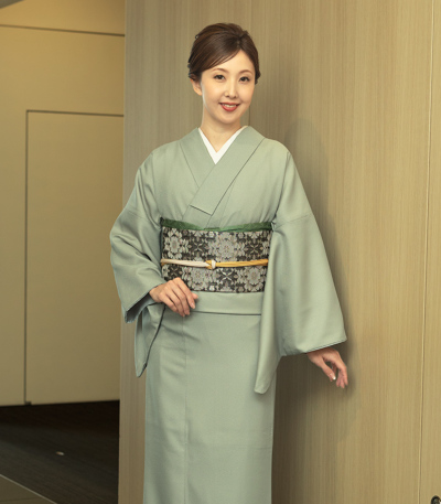 お仕立済み・袷】4サイズから選べる洗える色無地（灰柳：はいやなぎ