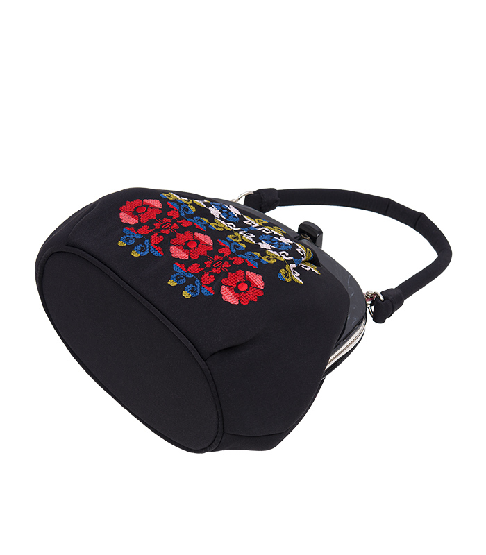 クロスステッチ刺繍バッグ（染分け草花文：ブラック） 2221-00011-B-Y