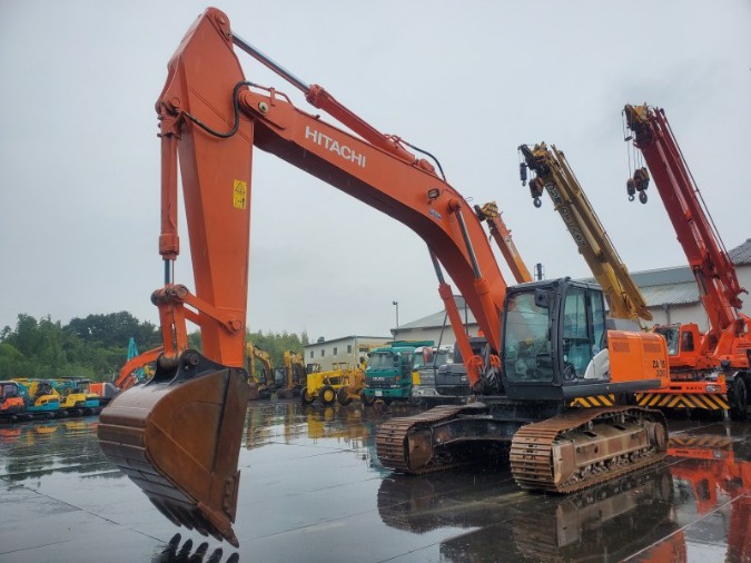 Japanese Used Excavators HITACHI ZX330-5B TOKU WORLD BE2108