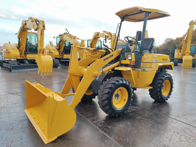 希少 Komatsu WA30 ホイールローダー WA30-6E0｜商品情報｜コマツ