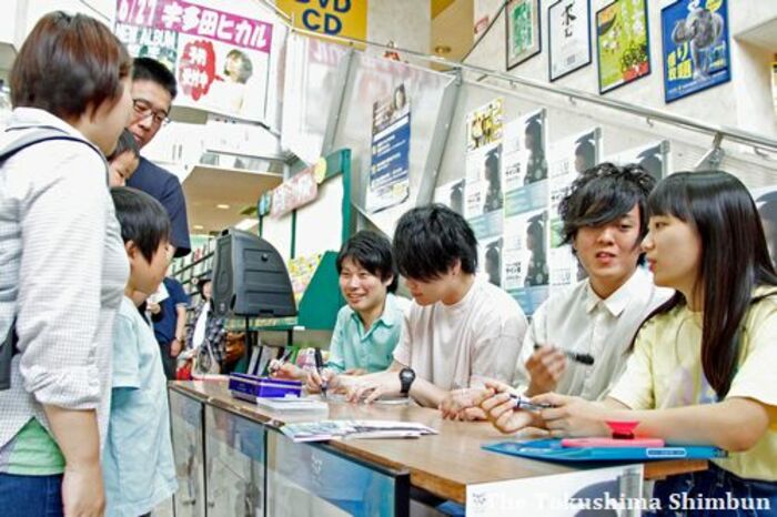 丸山純奈さんのバンドPOLUがサイン会 大阪ワンマンライブに向けて