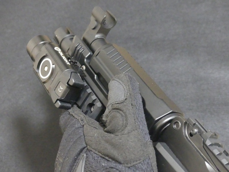 実銃向け本格フラッシュライト OLIGHT(オーライト) PL-PRO VALKYRIE