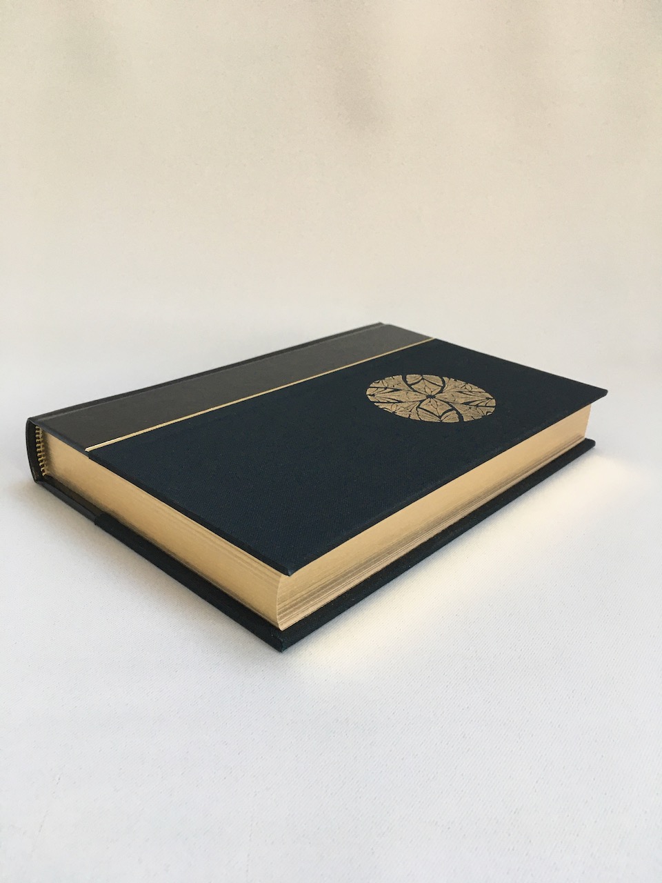 Black Limited De Luxe edition of the Silmarillion 2002 - clp0923