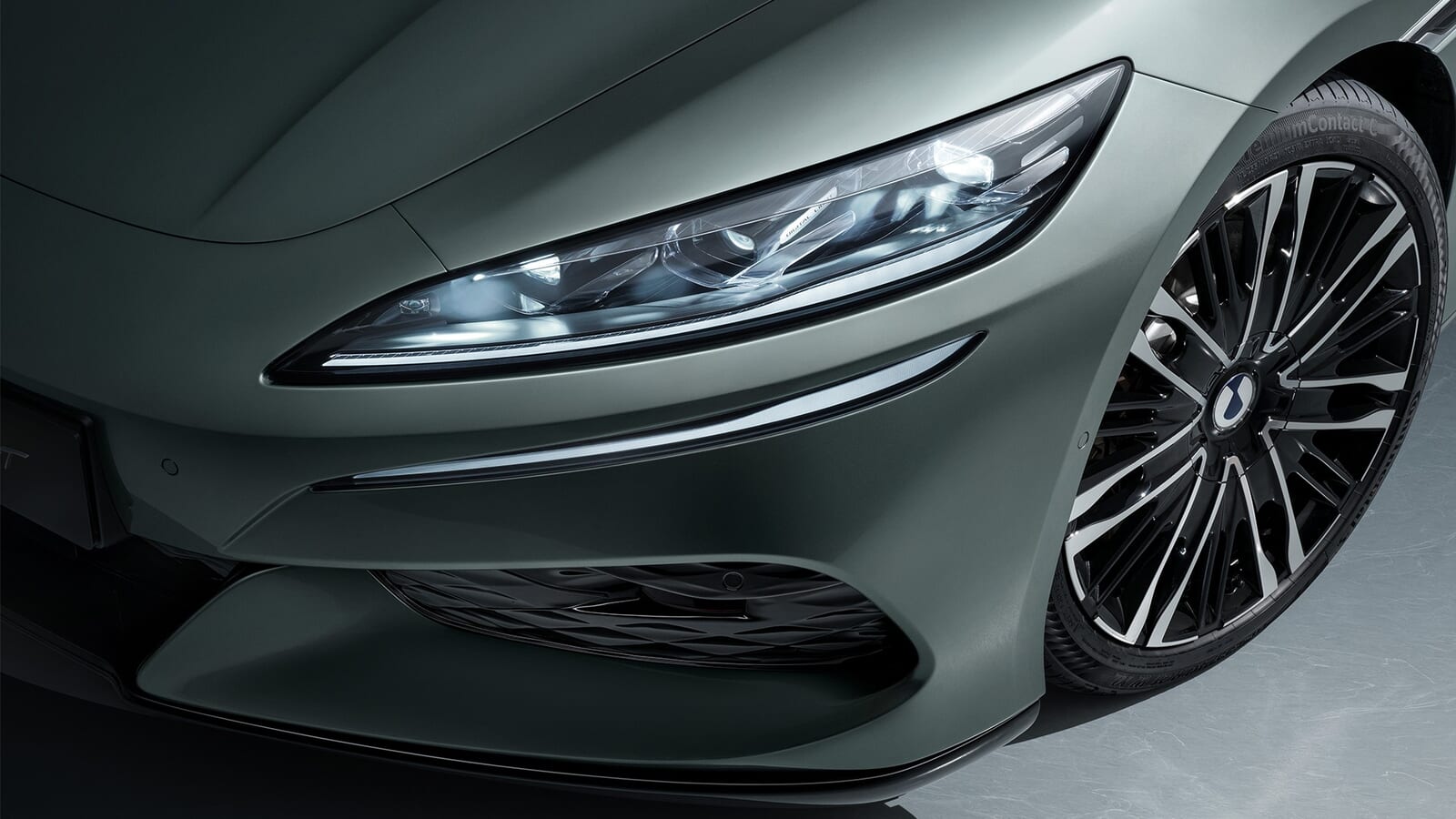 945馬力！BYDの高級ブランド「デンツァ」の新型EVワゴン、Z9 GTが英国