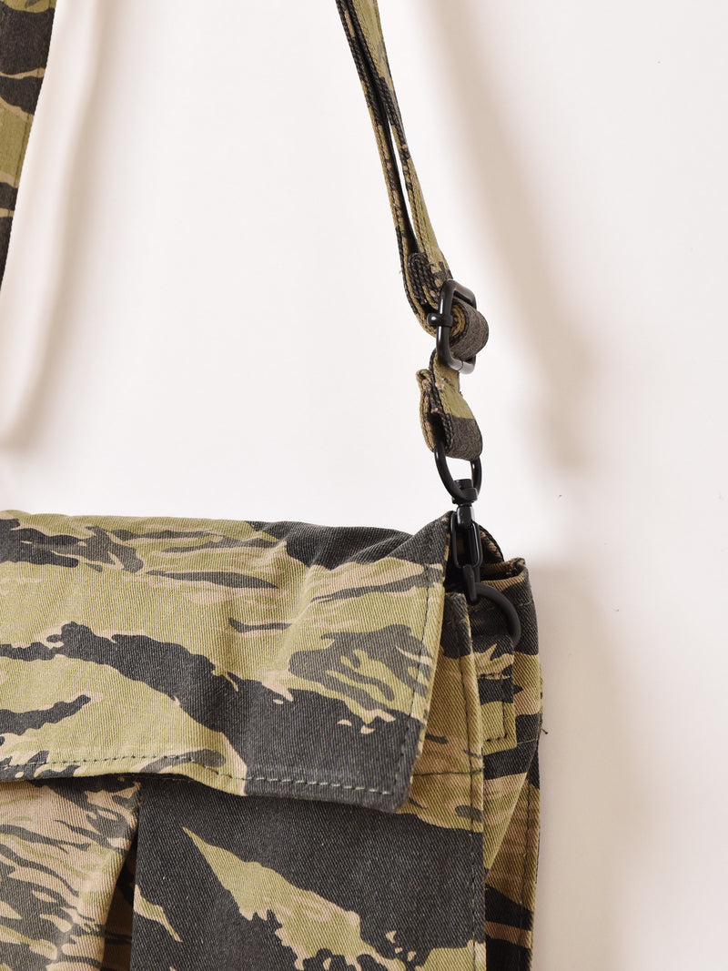 2色展開】カモフラージュ柄 ミニショルダーバッグ – 古着屋Top of the