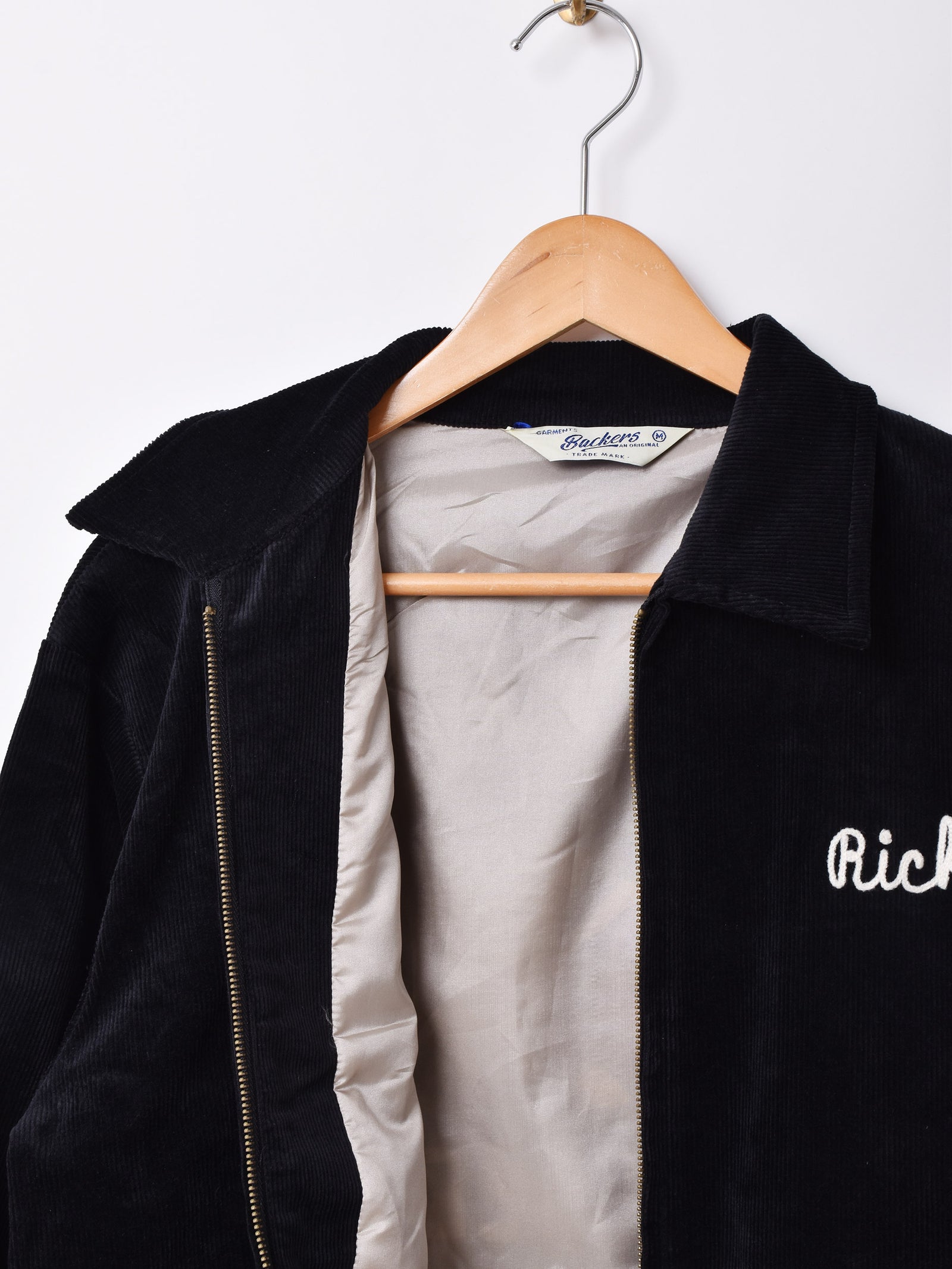 B03_9700_eabecd15-7b9f-4af2-