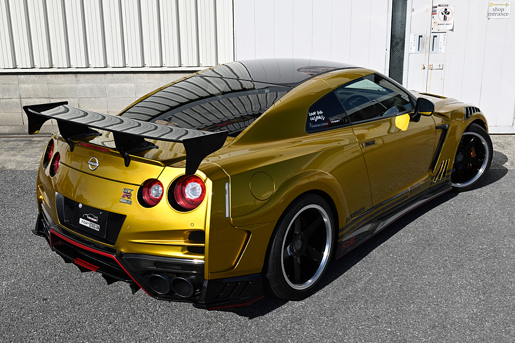 GTR35 TS Gold 2022 – TOPSECRET
