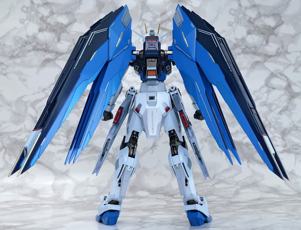 とろ＋ひまつぶし | METAL BUILD：フリーダムガンダム CONCEPT 2 SNOW