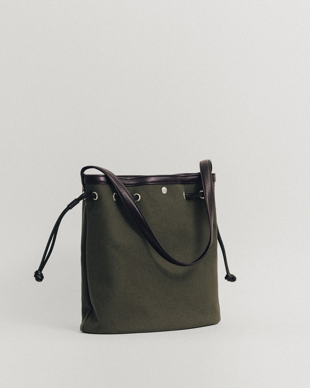 SAC COQUILLE BUCKET KHAKI – TOUT Y EST JP