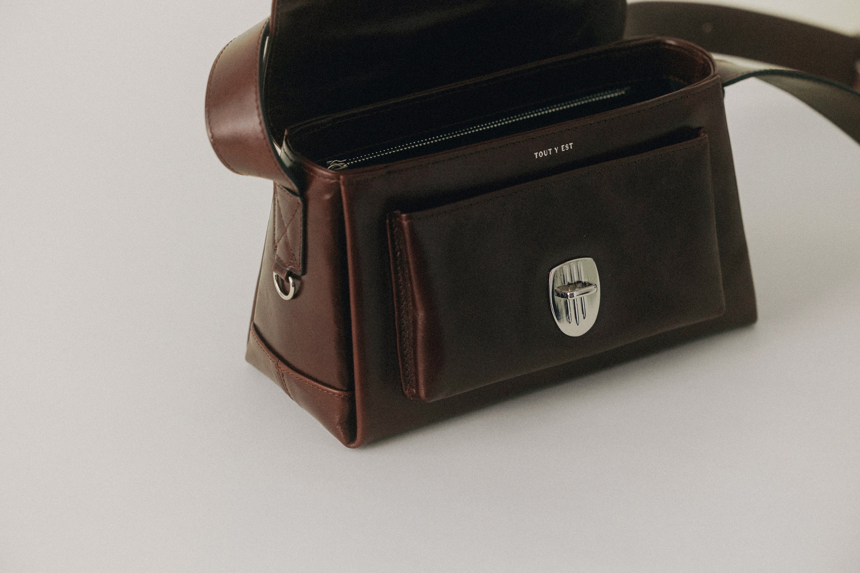 SAC VOLET SMALL BROWN – TOUT Y EST JP