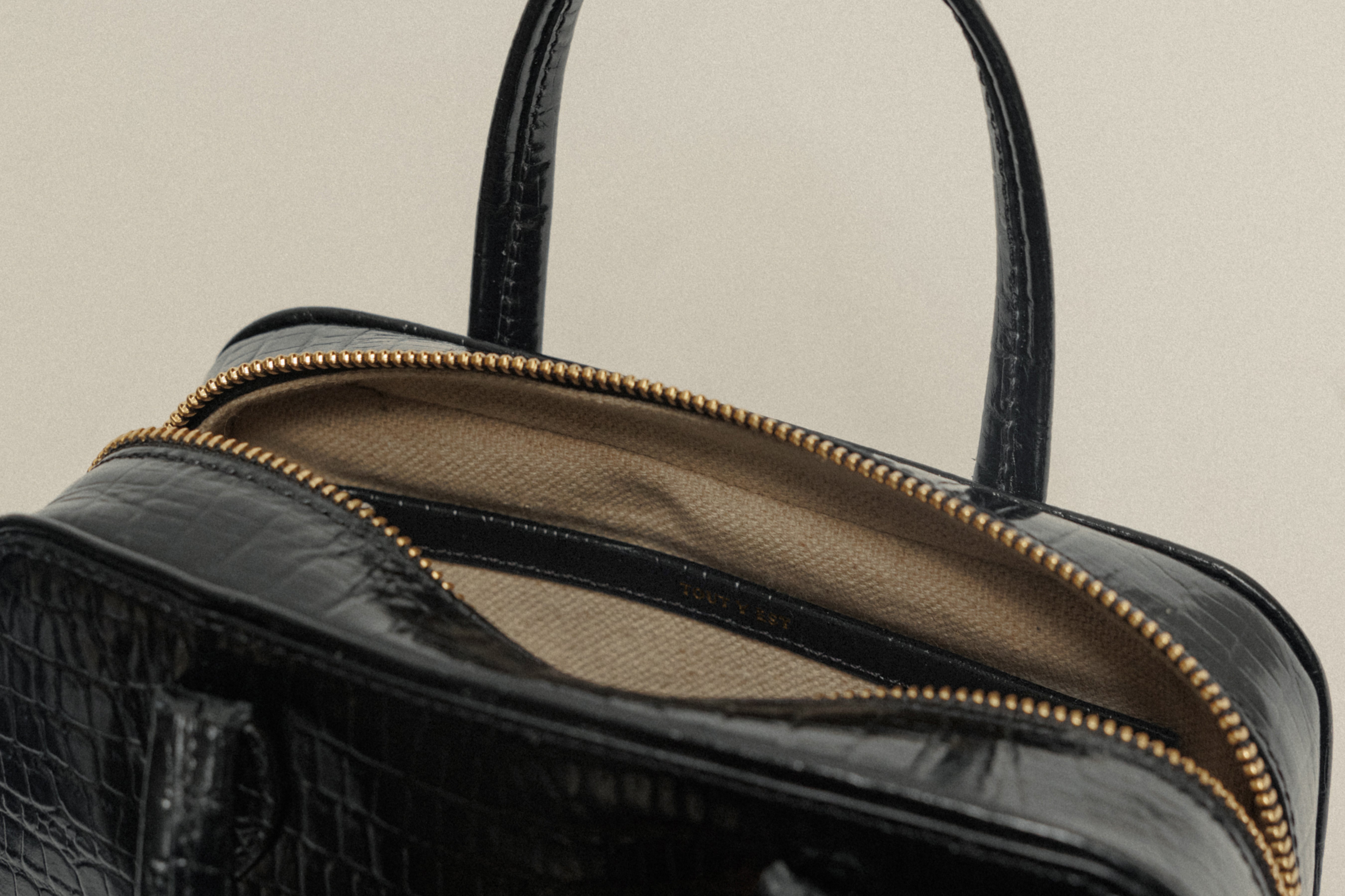 SAC LOQUET MINI CROCO BLACK – TOUT Y EST JP