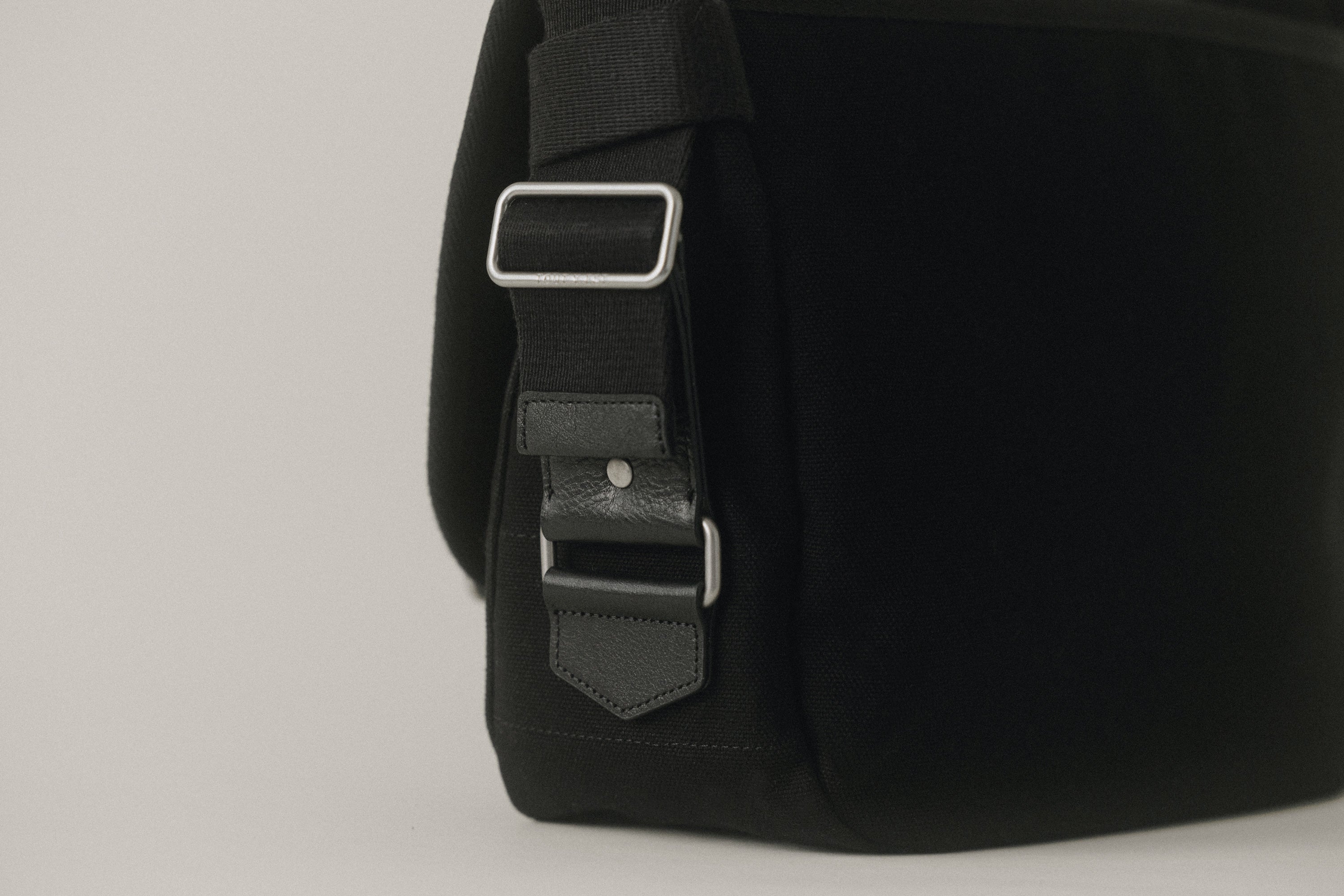 SAC BOUT SMALL BLACK – TOUT Y EST JP