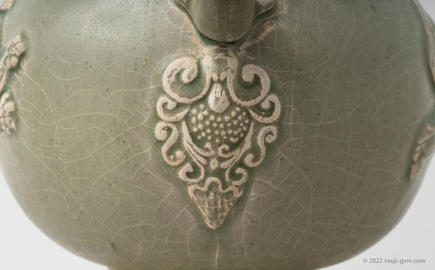 越州窯 青磁有蓋龍口水注 – Yue Celadon Pitcher | 陶磁オンライン